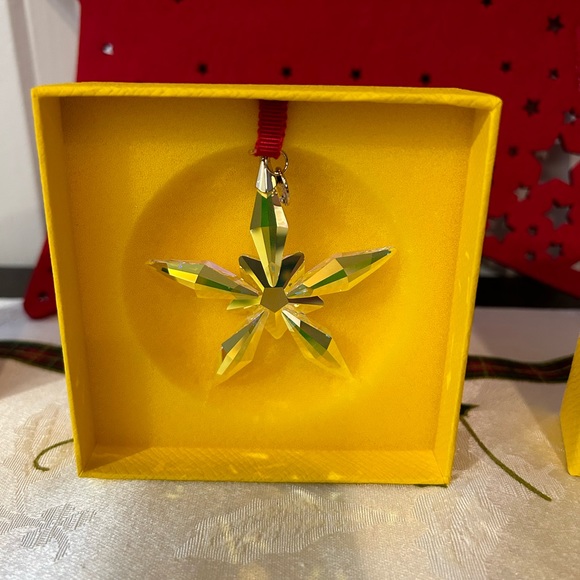 Swarovski Macy's Exclusive 2023  Holiday Aurora Borealis Ornament Swarovski - Picture 6 of 6